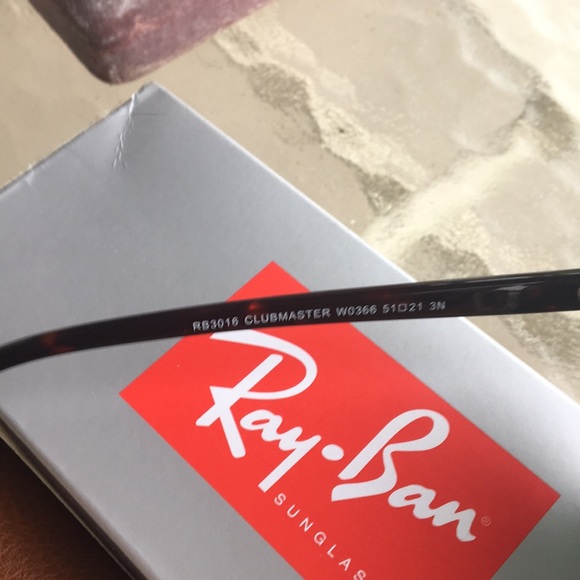 Ray Ban Clubmaster sunglasses, case, box & cloth. - Picture 3 of 4